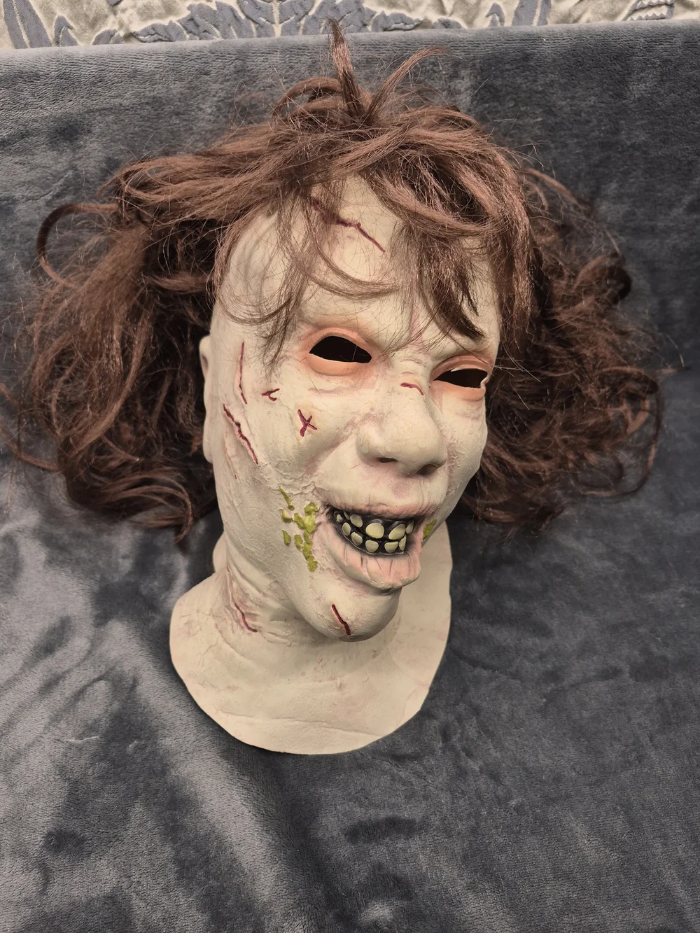The Exorcist Regan MacNeil Delux Injection Mask 1973 Warner Bros Entertainment